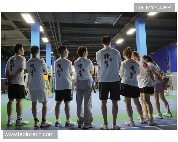 羽毛球的奋斗与荣耀：杭州羽毛球队成长之路的真实记录与回顾